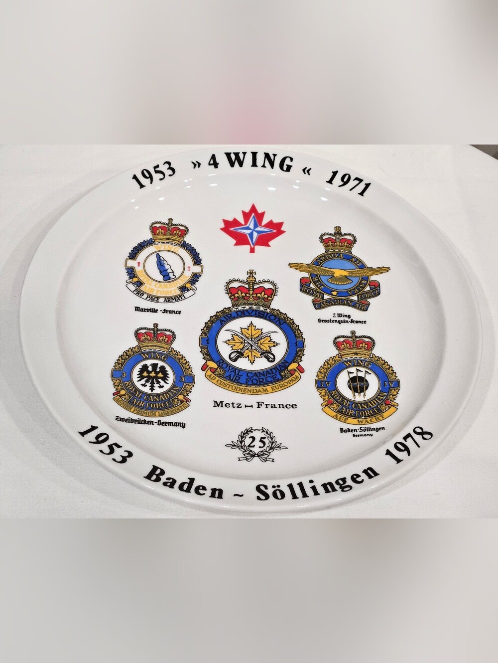 hutschenreuther royal canadian airforce commemorate plate 25 years rare read